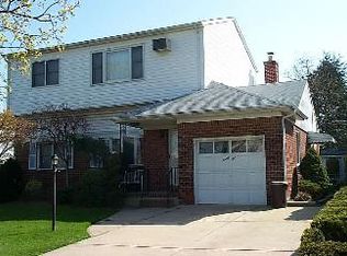 95 East St, New Hyde Park, NY 11040