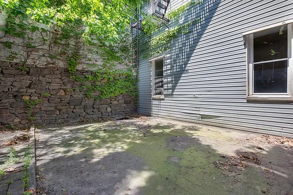 Rented by Oxford Property Group | media 4