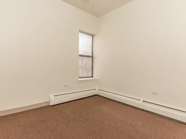 1 bedroom 1 bathroom bedroom.