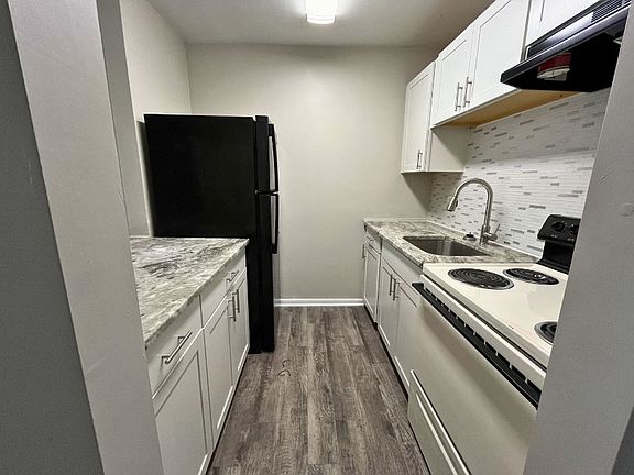 2nd image of 4805 Killam Ave