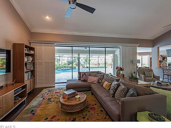 2nd image of 3727 Woodlake Dr