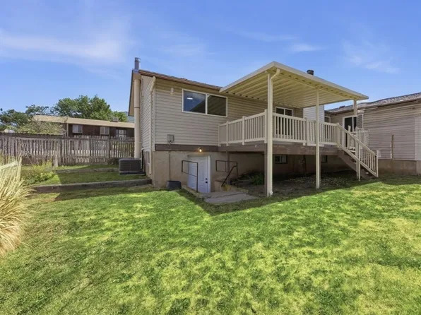1712 E Hillsboro Dr, Layton, UT 84040