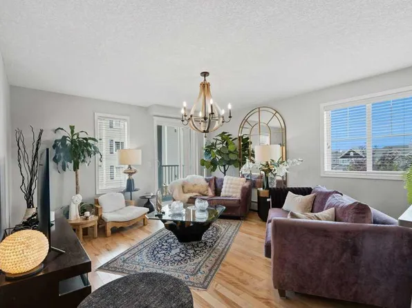 10 NW Country Village Park NE #3301, Calgary, AB T3K 0W5