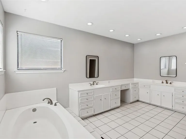 17015 Graystone Dr — Photo 17
