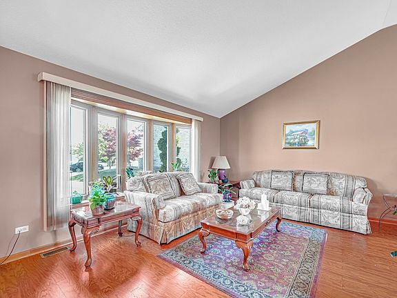 3rd image of 19018 Nightingale Ln