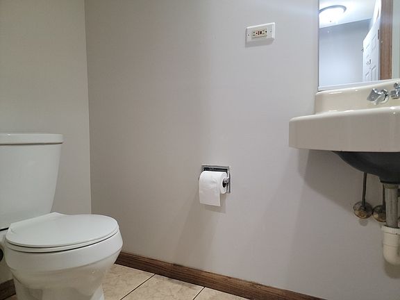 5th image of 473 Nicole Dr #3-C