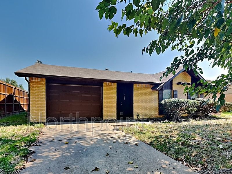 1st image of 1025 Stonetrail Dr