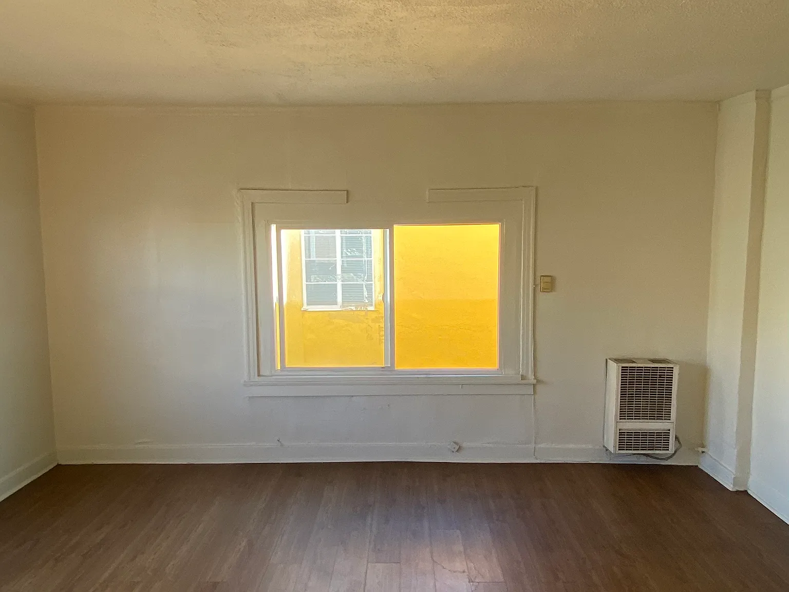 Studio, 420 sqft, $1,450 — Photo 3