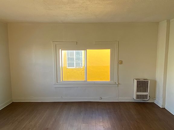 3rd image of 135 S Westmoreland Ave #1