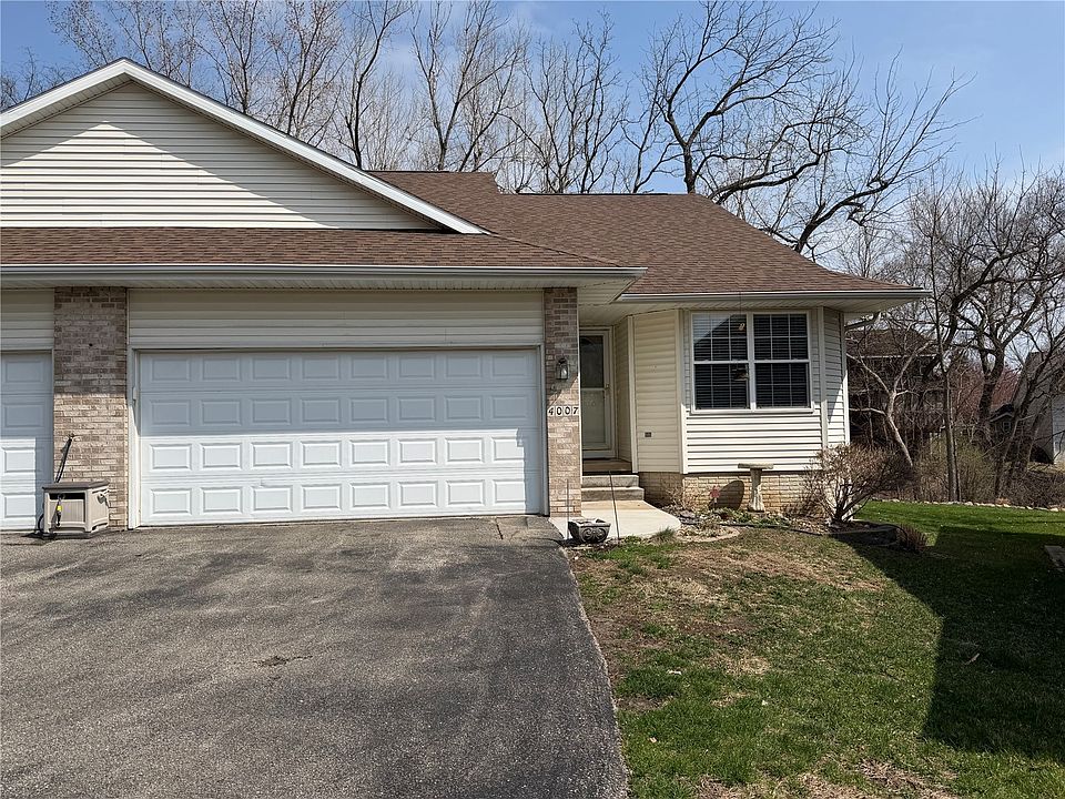 1st image of 4007 Treeline Ct NE