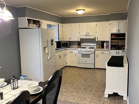 5th image of 584 Bailey Dr