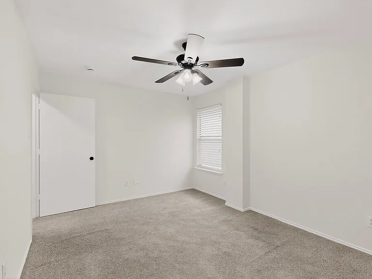 817 Edmonton Dr — Photo 34