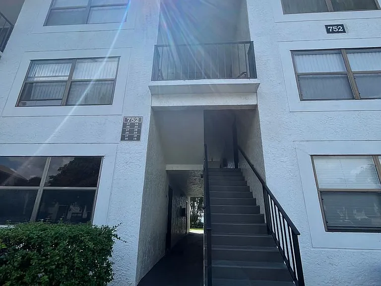 752 Executive Center Dr #28-11-28 — Photo 15