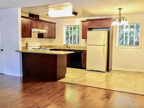 Counter with Eating Space