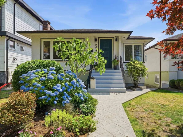 2640 Venables St, Vancouver, BC V5K 2R3