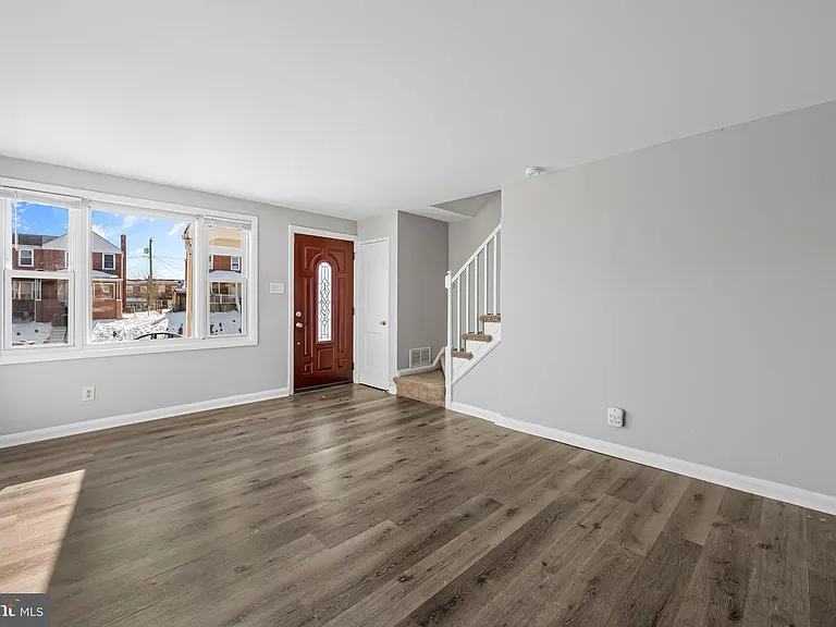 7520 Durwood Rd — Photo 6