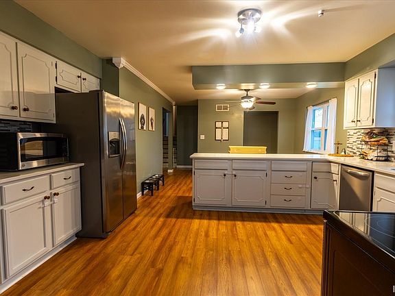 5th image of 2399 Libbert Rd