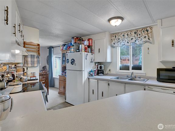 5th image of 20309 113th Street E