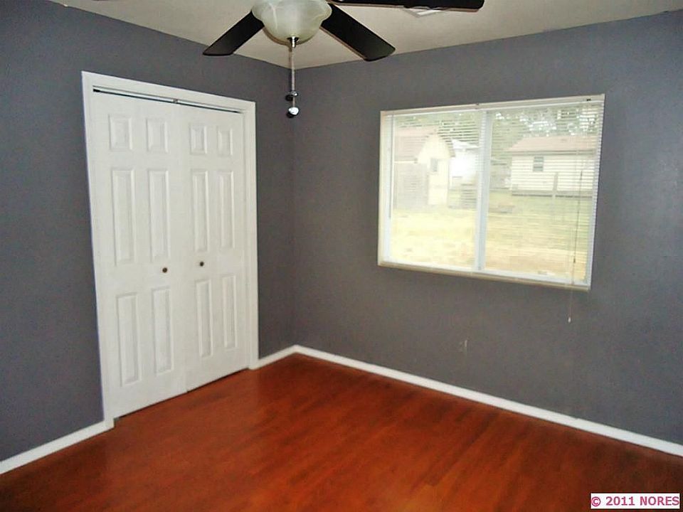 2nd image of 116 W 31st Pl S