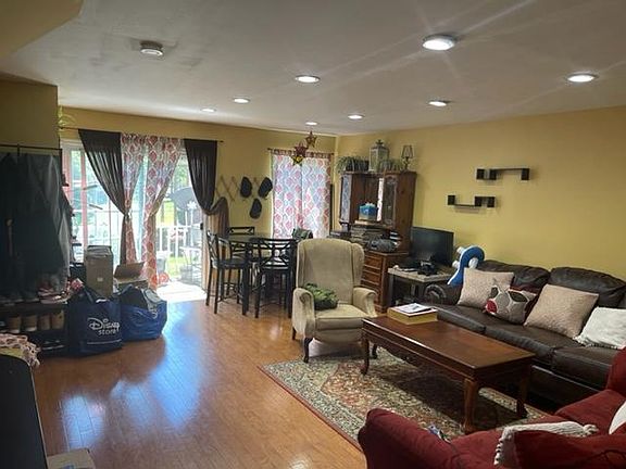 Left side of the living area with the balcony