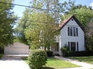 416 George St, Elgin, IL 60120