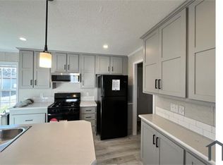 12 Eagle Ave, Swartz Creek, MI 48473