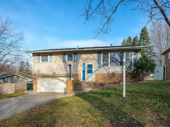 627 26th St NW, Rochester, MN 55901