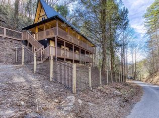358 Ownby Cir, Gatlinburg, TN 37738