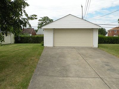 4th image of 151 Flora Dr