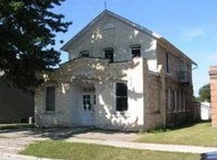 323 5th St, Algoma, WI 54201