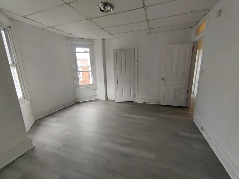 926 W Marshall St #2 — Photo 2