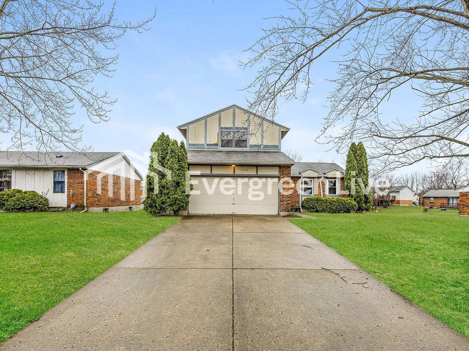 3 bed, 1.5 bath, 1867 sqft, $2,145 — Photo 2