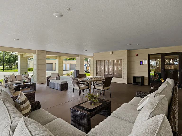 Spanish Moss Eco Apartments — Photo 11