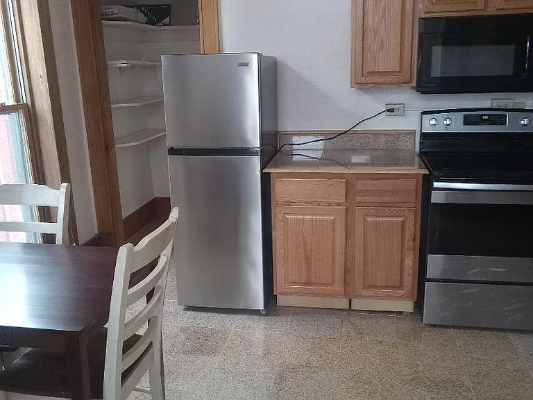 117 N Hamilton St #2B — Photo 2