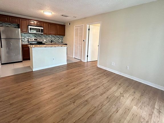 2nd image of 10200 Gandy Blvd N APT 1007