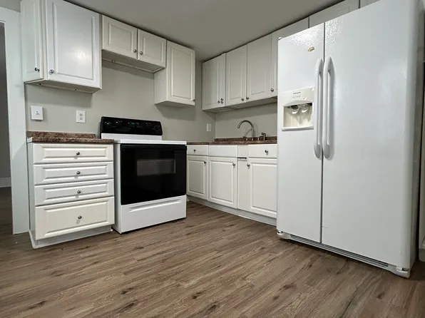 15 Pleasant St Floor 1, Nashua, NH 03060