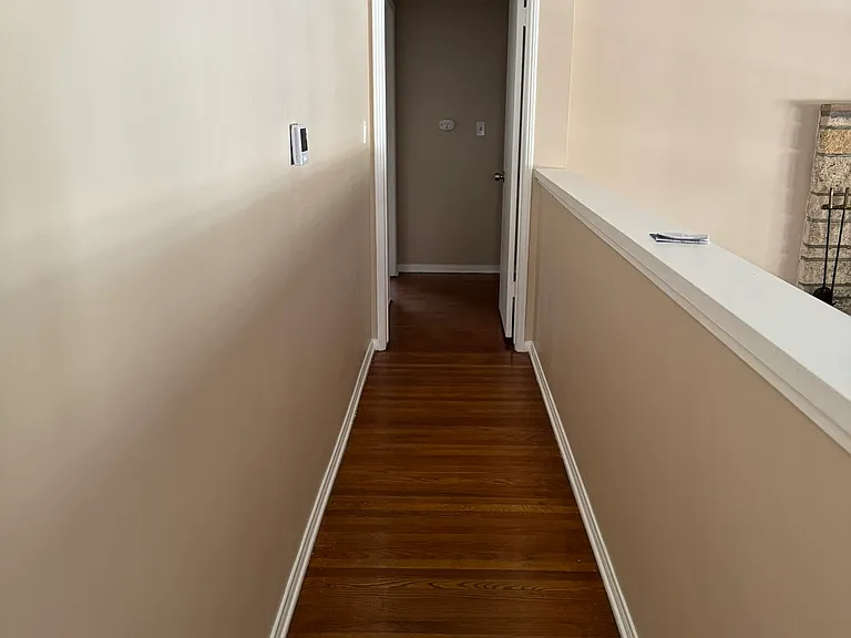 Hallway to bedrooms