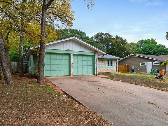 2nd image of 912 Glen Oak Dr