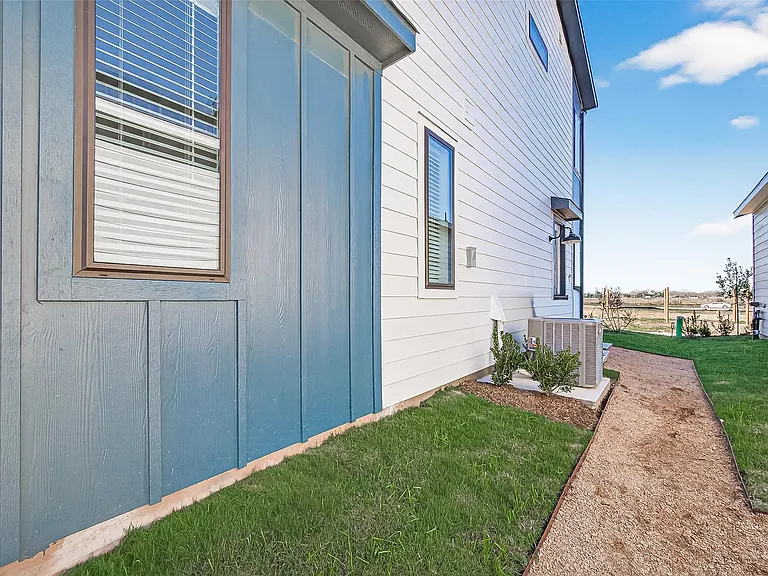 3223 Loam Ln — Photo 40