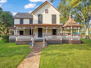 816 W Adoue St, Alvin, TX 77511