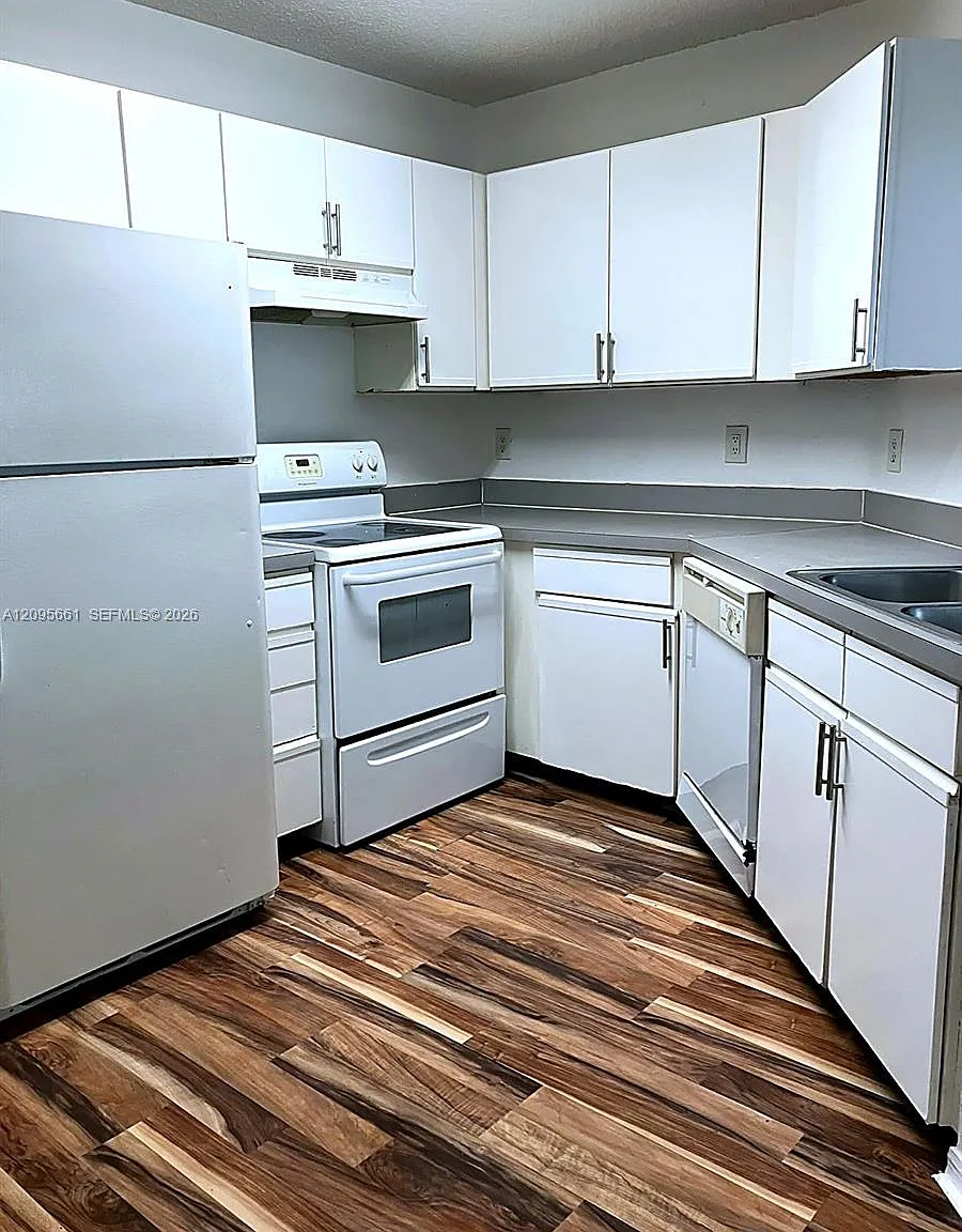 Windward Lakes Condo — Photo 3