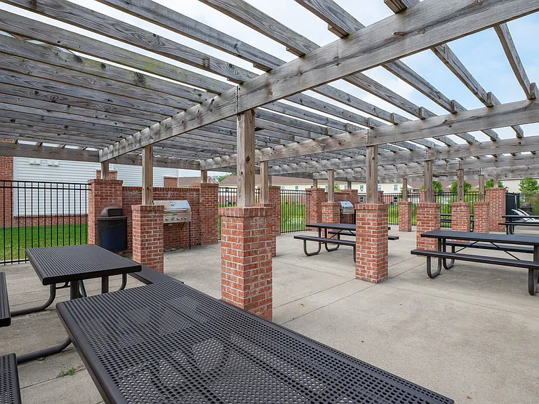 Arborwood Apartments — Photo 40