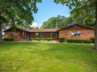 12880 N Country Club Rd, Effingham, IL 62401