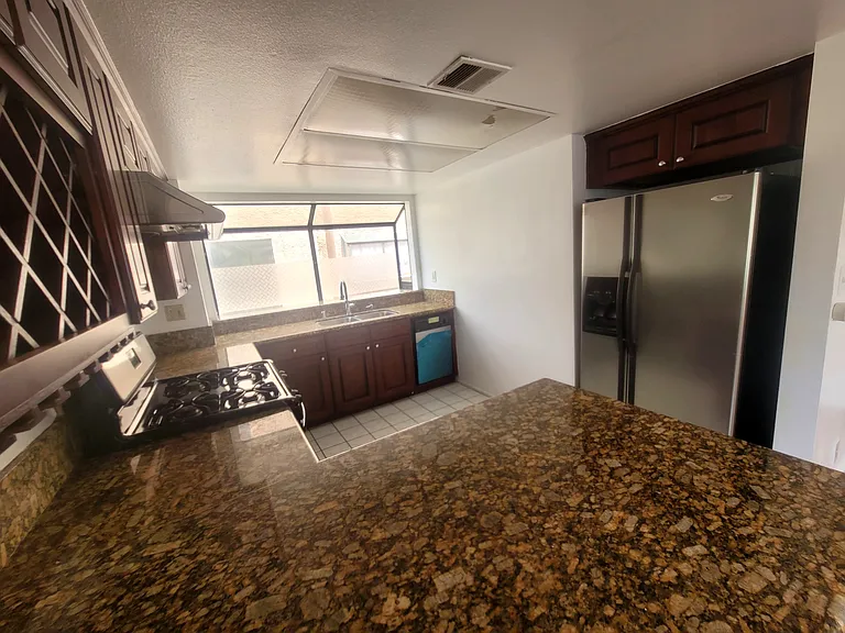 111 S Marguerita Ave #E — Photo 8