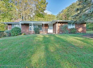 8 Stoecker Rd, Holmdel, NJ 07733