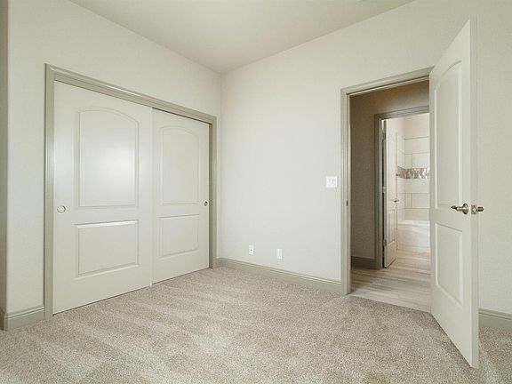 5th image of 841 Buckingham Dr