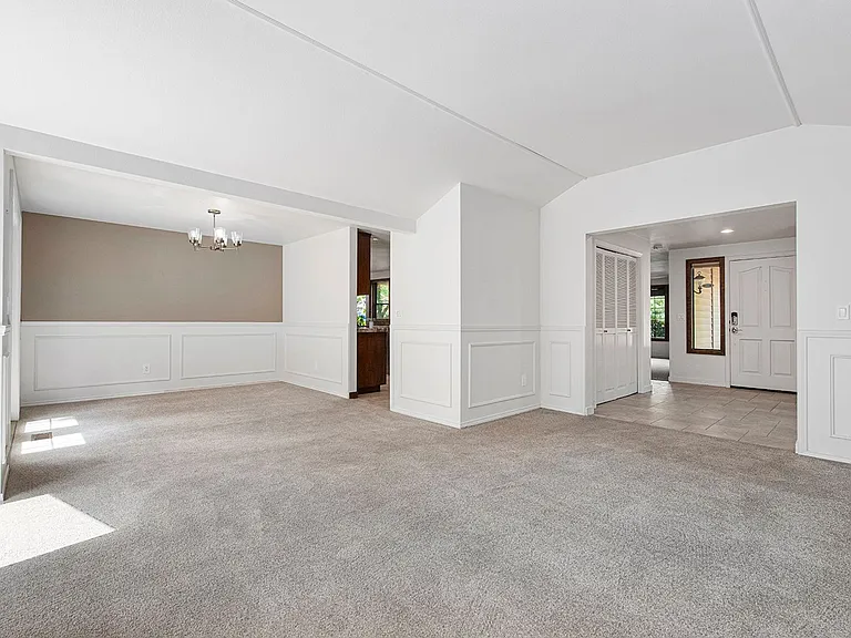 16711 SE 46th St — Photo 11