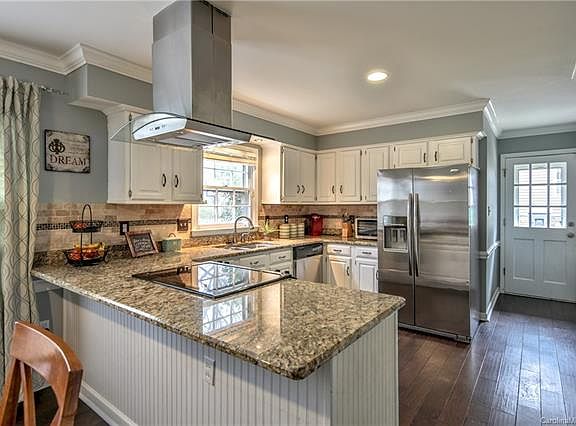 5th image of 4621 Benridge Ln