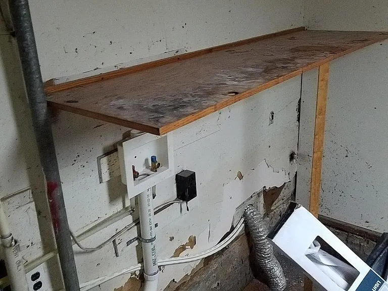Washer Dryer hookups