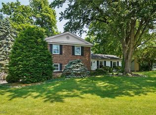 240 S Park Dr, Aurora, OH 44202